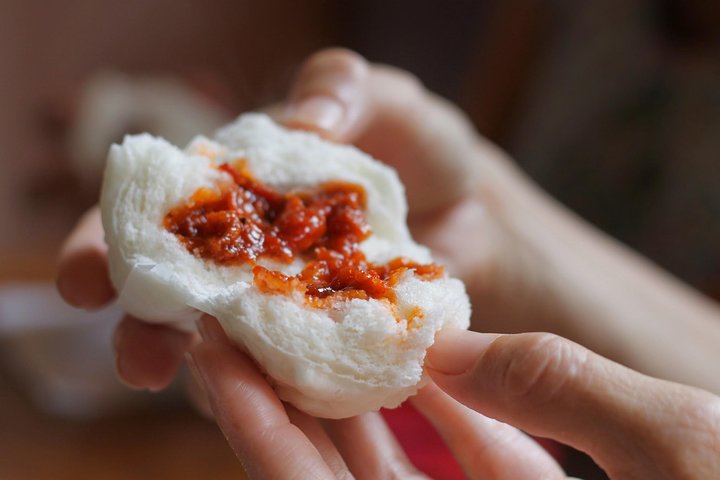 Singapore's Chinatown "Off The Beaten Track" Foodie Tour